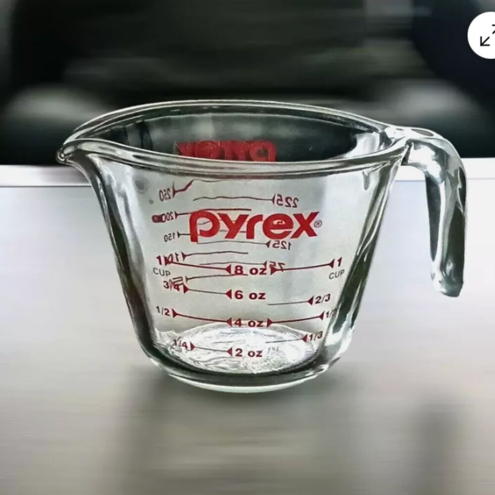 Pyrex 8 oz. Glass Measuring Cup 1 Cup Size 250ml 3 1/2 in Tall